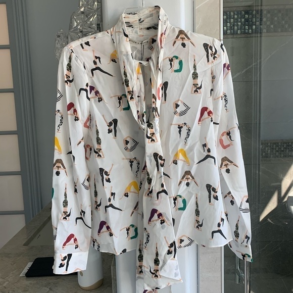 ALICE+OLIVIA  Yoga Stace Jeannie Bow-Collar Button-Down Blouse - Picture 5 of 11